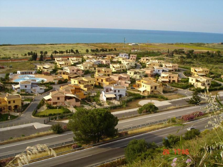 كامبوفيليتْشّي دي روتْشّي Mare Luna Village المظهر الخارجي الصورة